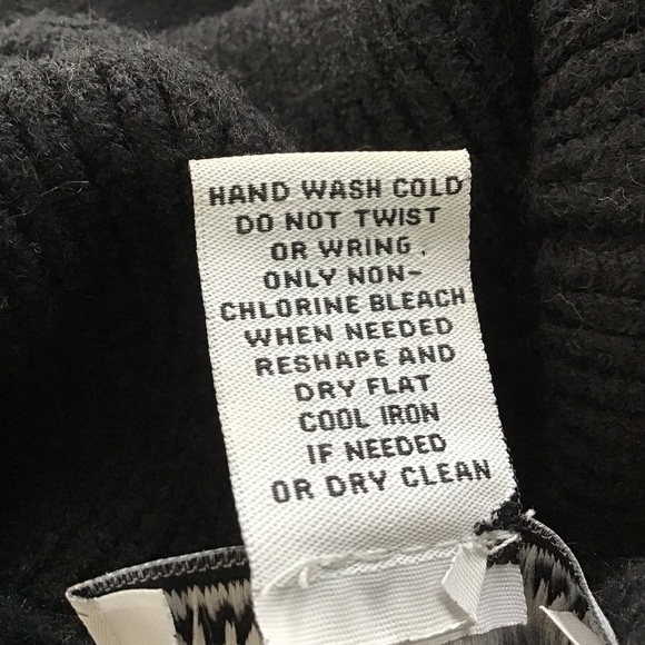 Carmen Marc Valvo hi-low hem sleeveless lagenlook black turtleneck sweater Med - Picture 7 of 7